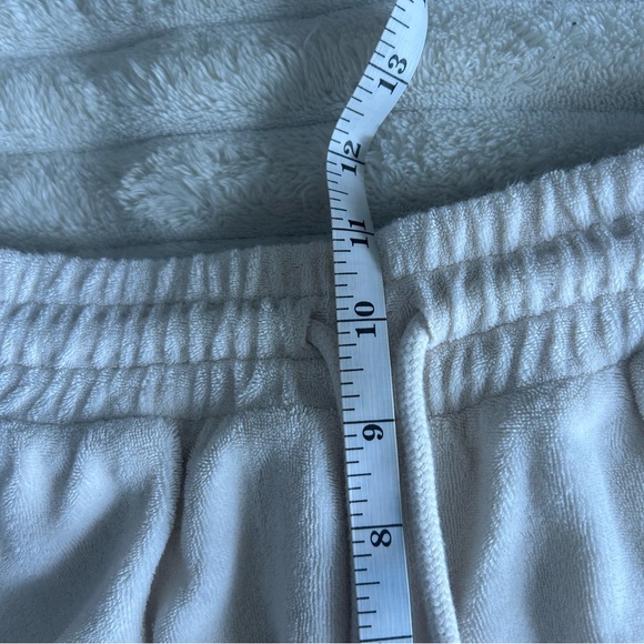 Women's Wilfred Free by Aritzia Small Cream Terry Cloth Drawstring Shorts - Picture 6 of 7